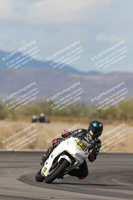 media/Nov-16-2025-Race Pace (Sun) [[8c5fa54630]]/Verified Riders/7-Turn 4 (1155am)/